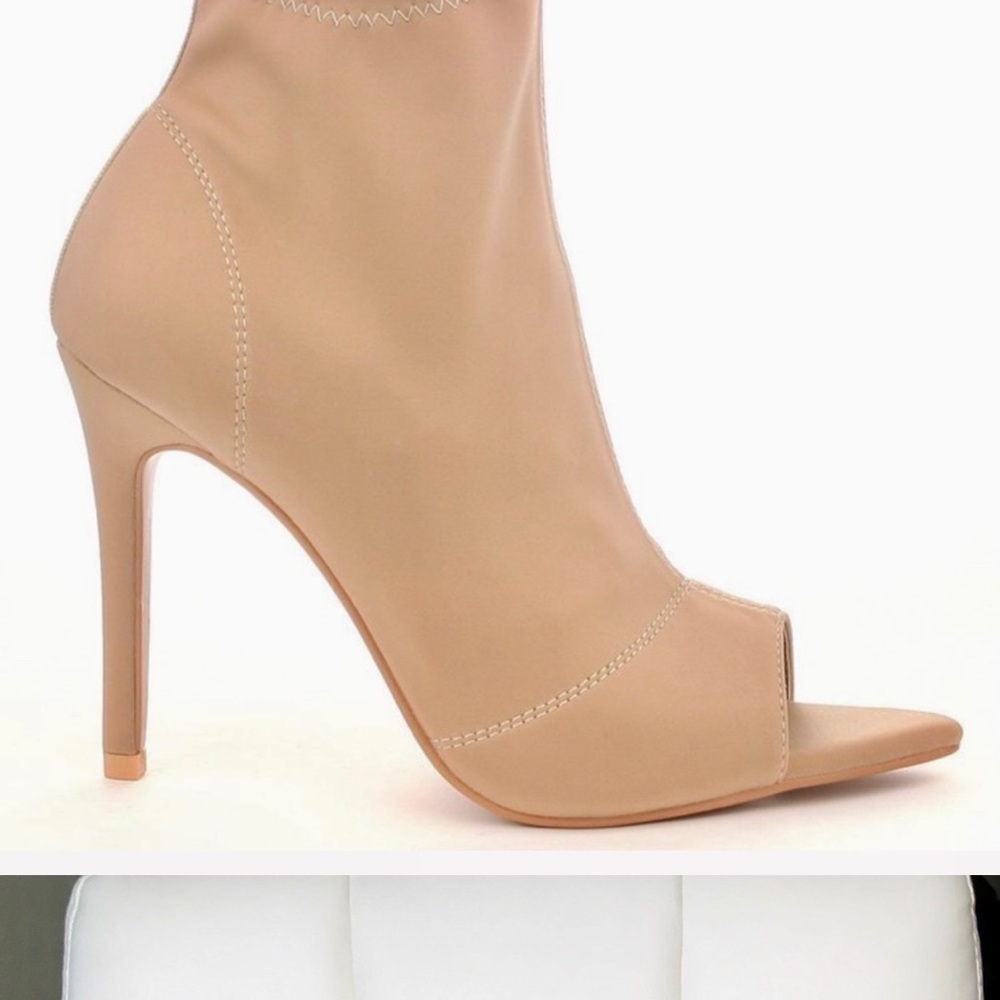 NWOT✨ Cape Robbin Heels